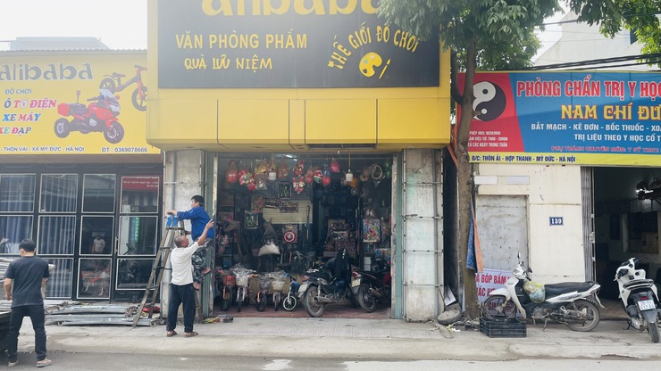 Xã Mỹ Đức biểu dương tinh thần tự giác của các hộ dân chủ động tháo dỡ các công trình sai phạm, góp phần xây dựng nếp sống văn minh đô thị- Ảnh 7.