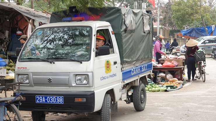 Công an phường Phú Lương ra quân đảm bảo trật tự đô thị, TTCC, TTATGT- Ảnh 6.