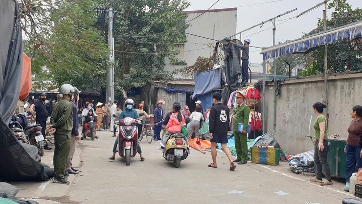 Công an phường Phú Lương ra quân đảm bảo trật tự đô thị, TTCC, TTATGT- Ảnh 7.