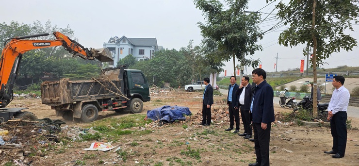 Hát Môn: Tổ chức Lễ phát động và ra quân cao điểm xử lý các “điểm nghẽn” về trật tự đô thị, vệ sinh môi trường, đất đai trên địa bàn- Ảnh 7.