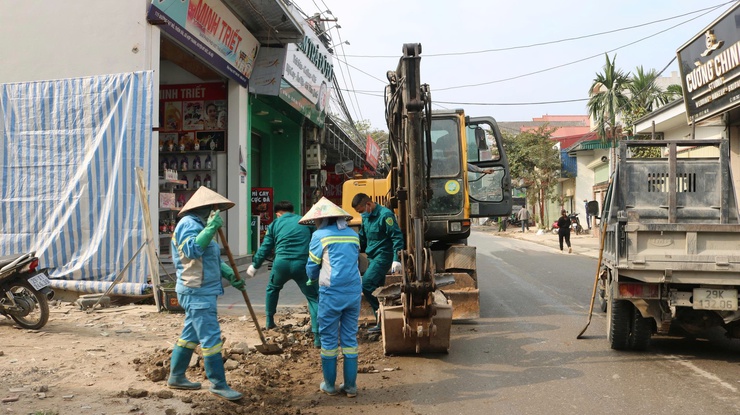 Xã Mỹ Đức biểu dương tinh thần tự giác của các hộ dân chủ động tháo dỡ các công trình sai phạm, góp phần xây dựng nếp sống văn minh đô thị- Ảnh 12.