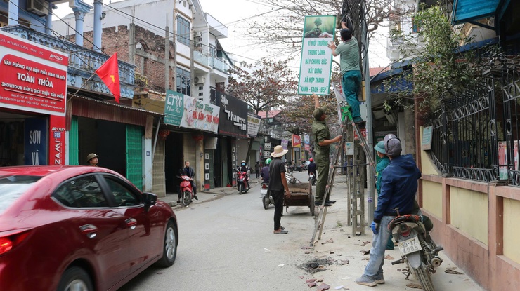 Xã Mỹ Đức biểu dương tinh thần tự giác của các hộ dân chủ động tháo dỡ các công trình sai phạm, góp phần xây dựng nếp sống văn minh đô thị- Ảnh 11.