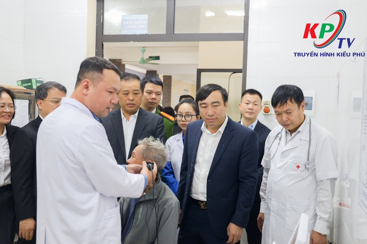 UBND xã Kiều Phú phối hợp Học viện Y - Dược học cổ truyền Việt Nam Khai mạc Chương trình khám bệnh và tư vấn sức khỏe miễn phí cho các đối tượng chính sách trên địa bàn- Ảnh 12.