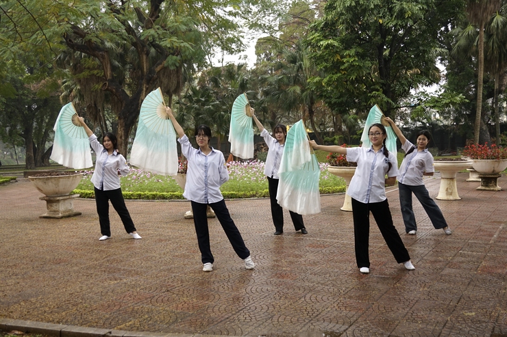 Nhiều hoạt động sôi nổi, bổ ích tại công viên Thống Nhất, phường Hai Bà Trưng, Hà Nội.- Ảnh 9.