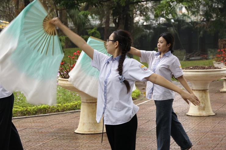 Nhiều hoạt động sôi nổi, bổ ích tại công viên Thống Nhất, phường Hai Bà Trưng, Hà Nội.- Ảnh 10.