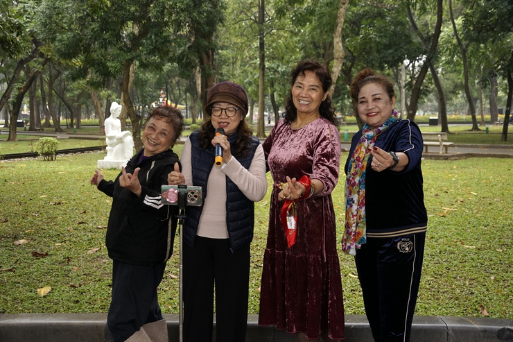 Nhiều hoạt động sôi nổi, bổ ích tại công viên Thống Nhất, phường Hai Bà Trưng, Hà Nội.- Ảnh 13.