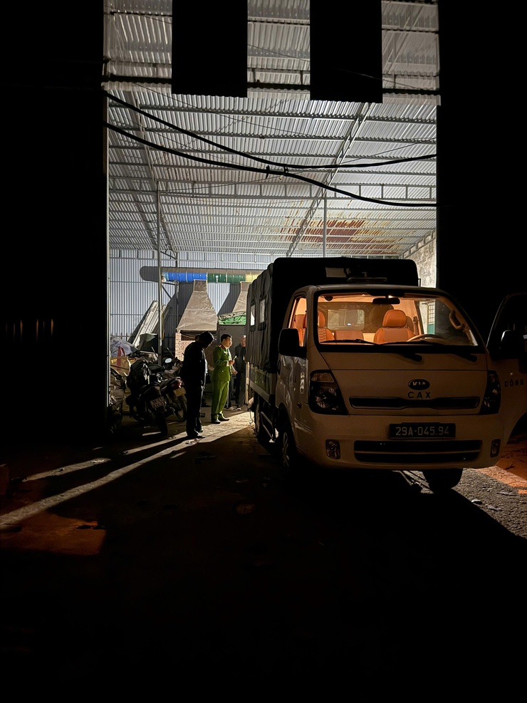 Phát hiện cơ sở đúc nhôm, gang trái phép tại xã Thư Lâm- Ảnh 2.