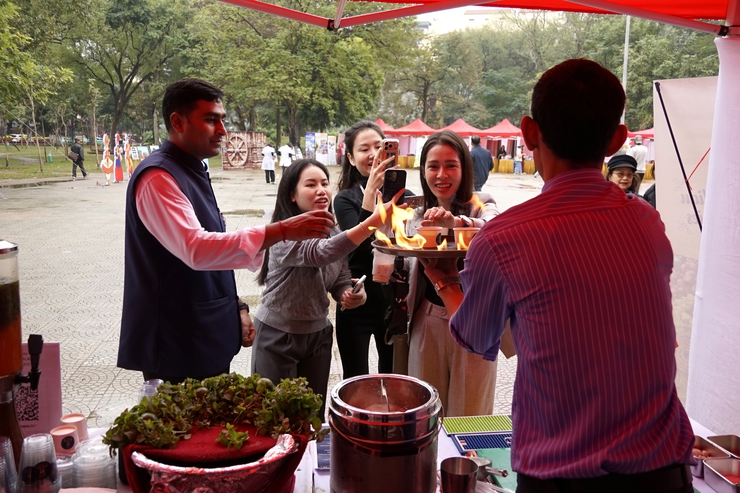 Nhiều hoạt động sôi nổi, bổ ích tại công viên Thống Nhất, phường Hai Bà Trưng, Hà Nội.- Ảnh 17.