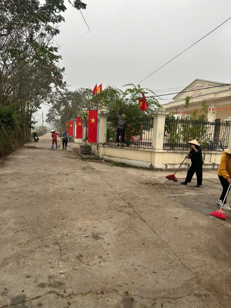 Phúc Lộc thành lập đoàn kiểm tra công tác ra quân chỉnh trang cảnh quan, tổng vệ sinh môi trường, đảm bảo trật tự giao thông đón Tết Nguyên đán Bính Ngọ năm 2026- Ảnh 4.