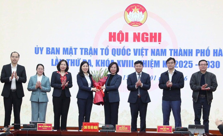 ĐỒNG CHÍ TRẦN THỊ PHƯƠNG HOA GIỮ CHỨC PHÓ CHỦ TỊCH THƯỜNG TRỰC ỦY BAN MTTQ VIỆT NAM TP HÀ NỘI- Ảnh 3.