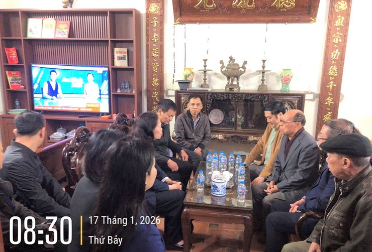 LÃNH ĐẠO PHƯỜNG CẦU GIẤY THĂM HỎI, ĐỘNG VIÊN NHÂN DÂN TRONG CÔNG TÁC GIẢI PHÓNG MẶT BẰNG- Ảnh 2.