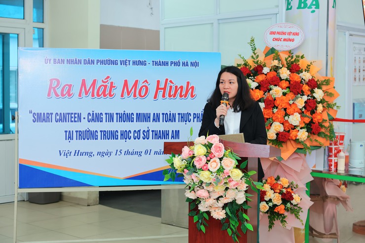 Phường Việt Hưng ra mắt mô hình “Smart Canteen - Căng tin thông minh, an toàn thực phẩm”- Ảnh 1.