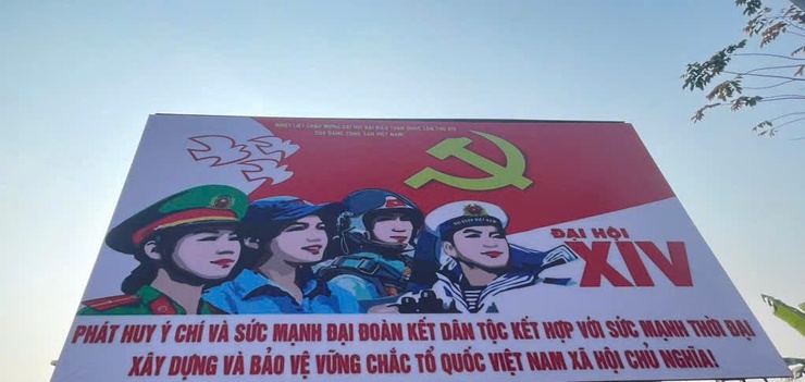 Triển khai công tác tuyên truyền trực quan chào mừng Đại hội đại biểu toàn quốc lần thứ XIV của Đảng và Tết Nguyên đán 2026 tại phường Việt Hưng.- Ảnh 4.