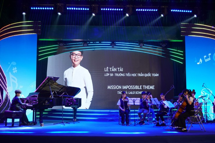 Học sinh Lê Tấn Tài - Lớp 5B xuất sắc đạt Huy chương Vàng Liên hoan tài năng nhạc cụ Thủ đô lần thứ I- Ảnh 3.