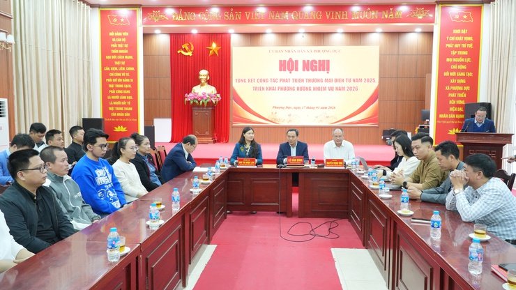 PHƯỢNG DỰC: QUYẾT TÂM CHINH PHỤC CỘT MỐC 1.000 TỶ ĐỒNG TỪ THƯƠNG MẠI ĐIỆN TỬ- Ảnh 1.