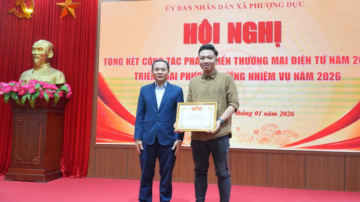 PHƯỢNG DỰC: QUYẾT TÂM CHINH PHỤC CỘT MỐC 1.000 TỶ ĐỒNG TỪ THƯƠNG MẠI ĐIỆN TỬ- Ảnh 3.