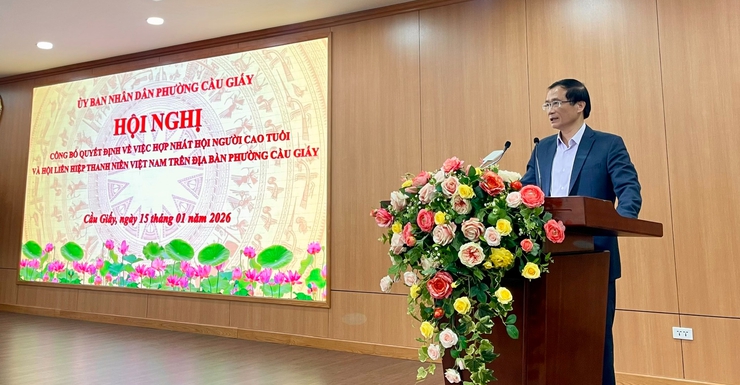 Phường Cầu Giấy tổ chức Hội nghị công bố và trao Quyết định về công tác cán bộ Hội Người cao tuổi và Hội Liên hiệp Thanh niên Việt Nam- Ảnh 1.