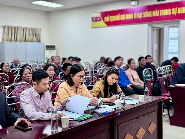 UBND PHƯỜNG VĂN MIẾU - QUỐC TỬ GIÁM NÂNG CAO HIỆU QUẢ TÍN DỤNG CHÍNH SÁCH XÃ HỘI GÓP PHẦN BẢO ĐẢM AN SINH VÀ ỔN ĐỊNH ĐỜI SỐNG NHÂN DÂN- Ảnh 3.