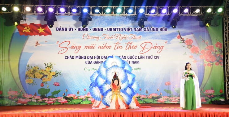 ỨNG HOÀ: SÔI NỔI CHƯƠNG TRÌNH VĂN NGHỆ "SÁNG MÃI NIỀM TIN THEO ĐẢNG".- Ảnh 4.