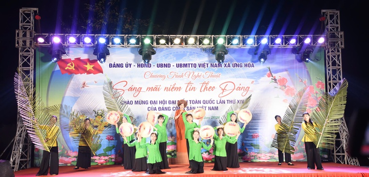 ỨNG HOÀ: SÔI NỔI CHƯƠNG TRÌNH VĂN NGHỆ "SÁNG MÃI NIỀM TIN THEO ĐẢNG".- Ảnh 6.
