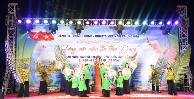 ỨNG HOÀ: SÔI NỔI CHƯƠNG TRÌNH VĂN NGHỆ "SÁNG MÃI NIỀM TIN THEO ĐẢNG".- Ảnh 25.