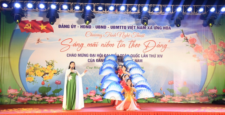 ỨNG HOÀ: SÔI NỔI CHƯƠNG TRÌNH VĂN NGHỆ "SÁNG MÃI NIỀM TIN THEO ĐẢNG".- Ảnh 26.