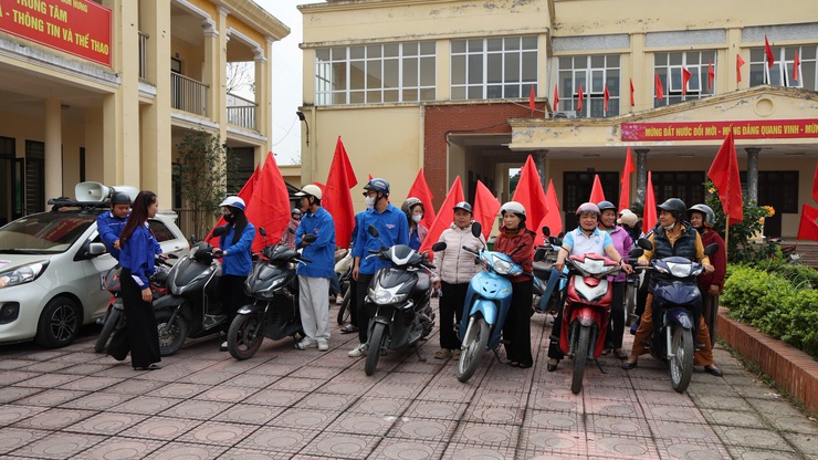 Tuyên truyền lưu động – Lan tỏa khí thế thi đua chào mừng Đại hội XIV của Đảng- Ảnh 2.
