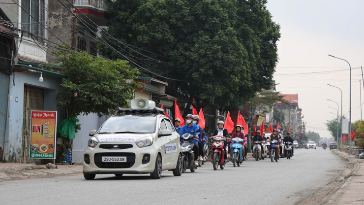 Tuyên truyền lưu động – Lan tỏa khí thế thi đua chào mừng Đại hội XIV của Đảng- Ảnh 9.