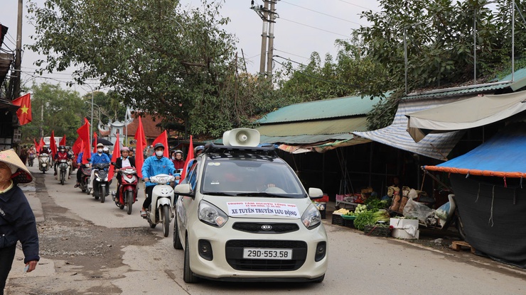Tuyên truyền lưu động – Lan tỏa khí thế thi đua chào mừng Đại hội XIV của Đảng- Ảnh 4.