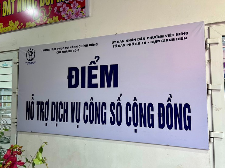 Chi nhánh Trung tâm Phục vụ hành chính công số 6 ký cam kết phối hợp triển khai mô hình Điểm hỗ trợ dịch vụ công số cộng đồng tại phường Việt Hưng- Ảnh 5.