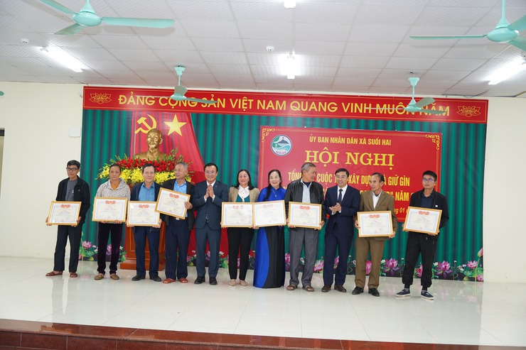  Xã Suối Hai tổ chức hội nghị tổng kết và trao giải cuộc thi “Xây dựng và giữ gìn thôn, xóm, ngõ Sáng – Xanh – Sạch – Đẹp năm 2025.- Ảnh 6.