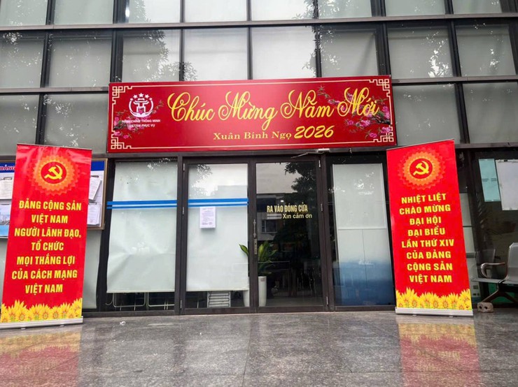 Các Điểm Phục vụ hành chính công rực rỡ sắc cờ chào mừng Đại hội XIV của Đảng- Ảnh 1.