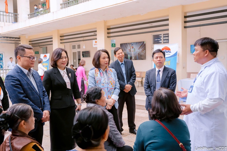 Phường Long Biên ra mắt mô hình Trạm Y tế chuyển đổi số toàn diện- Ảnh 6.