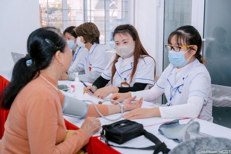 Phường Long Biên ra mắt mô hình Trạm Y tế chuyển đổi số toàn diện- Ảnh 9.