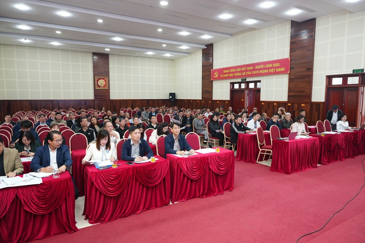 UBND xã Phù Đổng hội nghị lấy ý kiến cơ quan, tổ chức, cá nhân, cộng đồng dân cư về đồ án quy hoạch phân khu đô thị E5-1A; E5-1B tỷ lệ 1/2000.- Ảnh 1.
