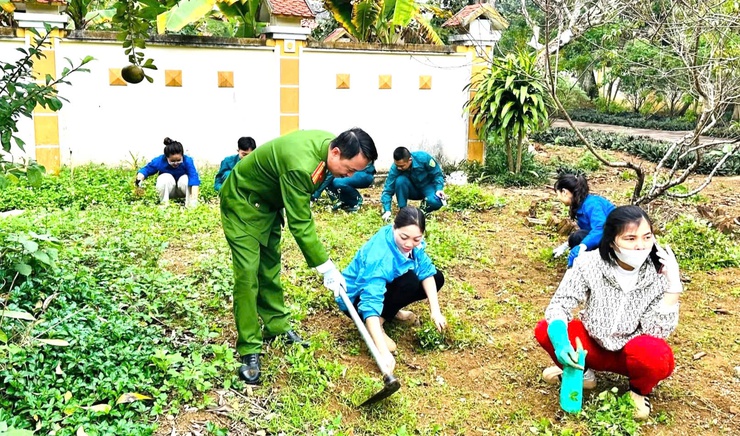 ĐOÀI PHƯƠNG  RA QUÂN TỔNG VỆ SINH MÔI TRƯỜNG CHÀO MỪNG ĐẠI HỘI ĐẠI BIỂU TOÀN QUỐC LẦN THỨ XIV CỦA ĐẢNG- Ảnh 2.