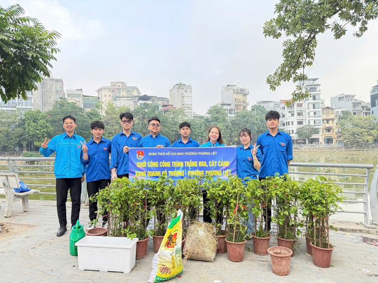 TUỔI TRẺ PHƯỜNG PHƯƠNG LIỆT: KHƠI DẬY NHIỆT HUYẾT XUNG KÍCH, RỰC RỠ SẮC XANH CHÀO MỪNG ĐẠI HỘI ĐẢNG TOÀN QUỐC LẦN THỨ XIV- Ảnh 1.