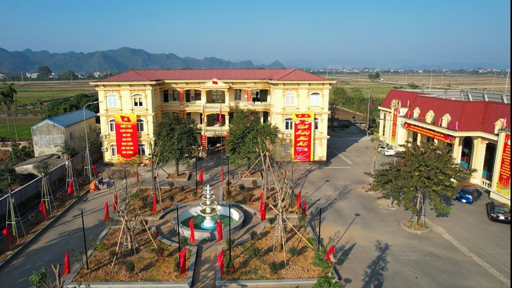 Xã Hương Sơn rực cờ hoa chào mừng Đại hội XIV của Đảng- Ảnh 1.