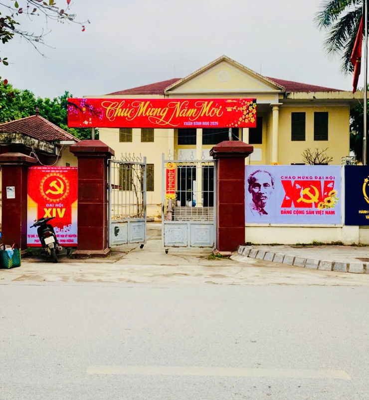 Trung tâm Phục vụ hành chính công thành phố Hà Nội rực rỡ cờ hoa hưởng ứng Chào mừng Đại Hội Đại biểu toàn quốc lần thứ XIV của Đảng cộng sản Việt Nam- Ảnh 7.