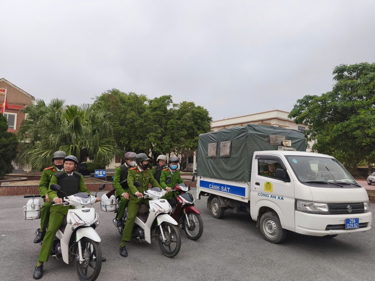 CÔNG AN XÃ DÂN HÒA RA QUÂN TUẦN TRA BẢO ĐẢM AN NINH, TRẬT TỰ, BẢO VỆ ĐẠI HỘI ĐẠI BIỂU TOÀN QUỐC LẦN THỨ XIV CỦA ĐẢNG- Ảnh 2.