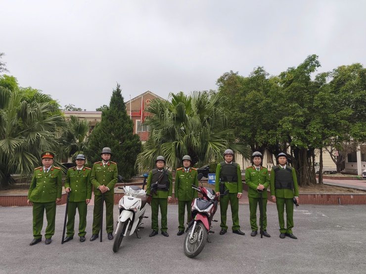 CÔNG AN XÃ DÂN HÒA RA QUÂN TUẦN TRA BẢO ĐẢM AN NINH, TRẬT TỰ, BẢO VỆ ĐẠI HỘI ĐẠI BIỂU TOÀN QUỐC LẦN THỨ XIV CỦA ĐẢNG- Ảnh 1.