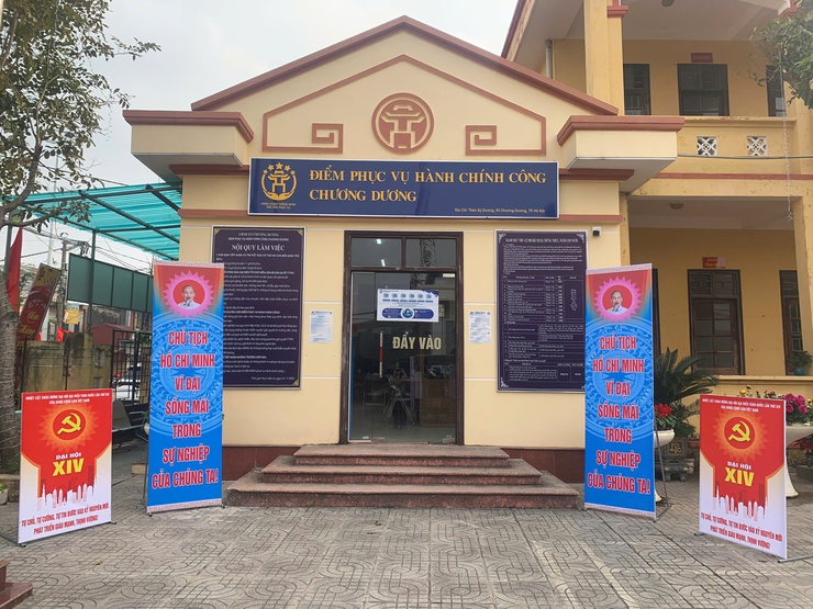 Trung tâm Phục vụ hành chính công thành phố Hà Nội rực rỡ cờ hoa hưởng ứng Chào mừng Đại Hội Đại biểu toàn quốc lần thứ XIV của Đảng cộng sản Việt Nam- Ảnh 8.