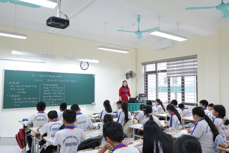 Niềm vui của cô, trò Trường Trung học cơ sở Trung Hòa khi chuyển về ngôi trường mới- Ảnh 8.