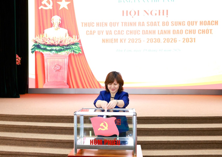 Đảng uỷ xã Thư Lâm tổ chức hội nghị thực hiện quy trình rà soát, bổ sung quy hoạch cấp uỷ và các chức danh lãnh đạo chủ chốt nhiệm kỳ 2025-2030, 2026-2031
- Ảnh 10.