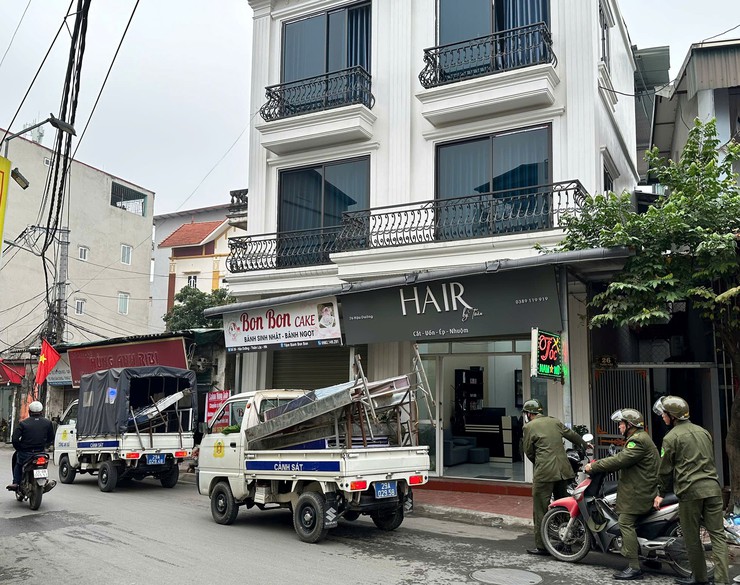 Công an xã Thiên Lộc ra quân đảm bảo trật tự văn minh đô thị, trật tự công cộng trên địa bàn xã- Ảnh 1.