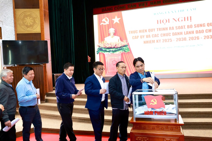 Đảng uỷ xã Thư Lâm tổ chức hội nghị thực hiện quy trình rà soát, bổ sung quy hoạch cấp uỷ và các chức danh lãnh đạo chủ chốt nhiệm kỳ 2025-2030, 2026-2031
- Ảnh 13.