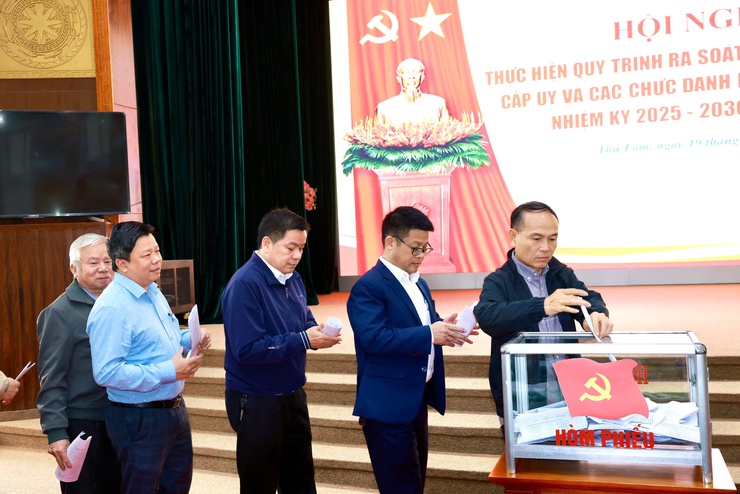 Đảng uỷ xã Thư Lâm tổ chức hội nghị thực hiện quy trình rà soát, bổ sung quy hoạch cấp uỷ và các chức danh lãnh đạo chủ chốt nhiệm kỳ 2025-2030, 2026-2031
- Ảnh 14.