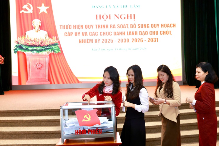 Đảng uỷ xã Thư Lâm tổ chức hội nghị thực hiện quy trình rà soát, bổ sung quy hoạch cấp uỷ và các chức danh lãnh đạo chủ chốt nhiệm kỳ 2025-2030, 2026-2031
- Ảnh 16.