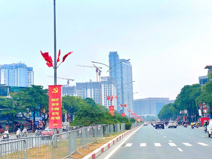  Phường Từ Liêm rực rỡ  cờ hoa chào mừng Đại hội đại biểu toàn quốc lần thứ XIV của Đảng- Ảnh 1.