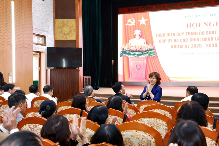 Đảng uỷ xã Thư Lâm tổ chức hội nghị thực hiện quy trình rà soát, bổ sung quy hoạch cấp uỷ và các chức danh lãnh đạo chủ chốt nhiệm kỳ 2025-2030, 2026-2031
- Ảnh 2.